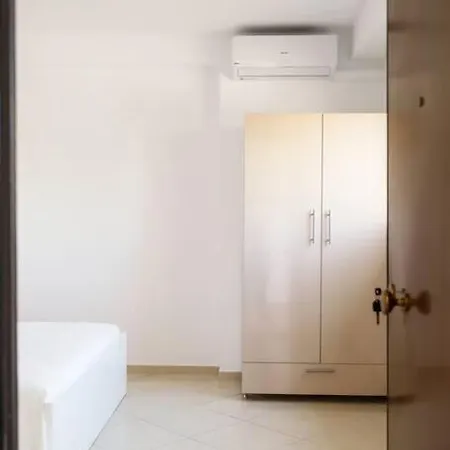 Cozy Apartment Near Airport Koropion Exterior photo