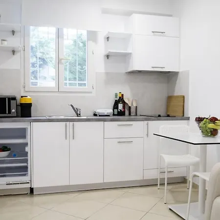 Cozy Apartment Near Airport Koropion Exterior photo